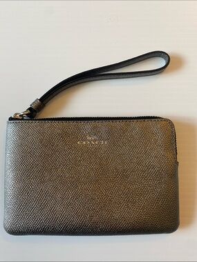 Coach Corner Zip Leather Wristlet in Silver and Black. F21070